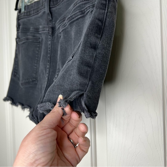 MADEWELL Women's Black Button Fly Denim shorts - Picture 6 of 7